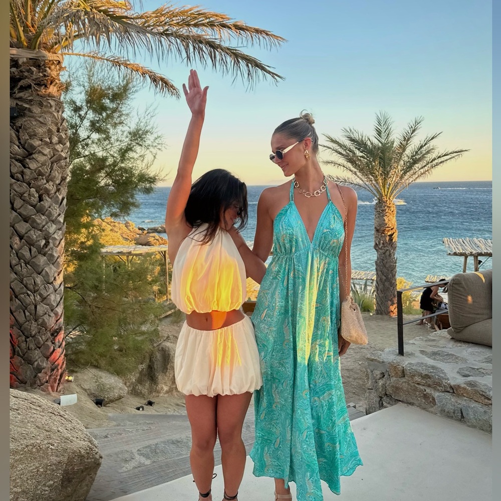 Meet your Posher, Mia